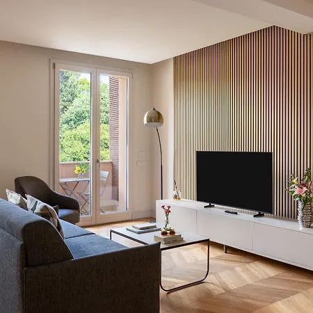 Luxury Rom