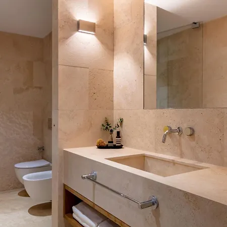 Luxury Rom