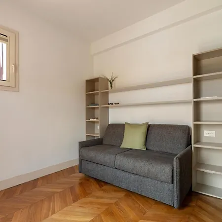 Luxury Apartment *